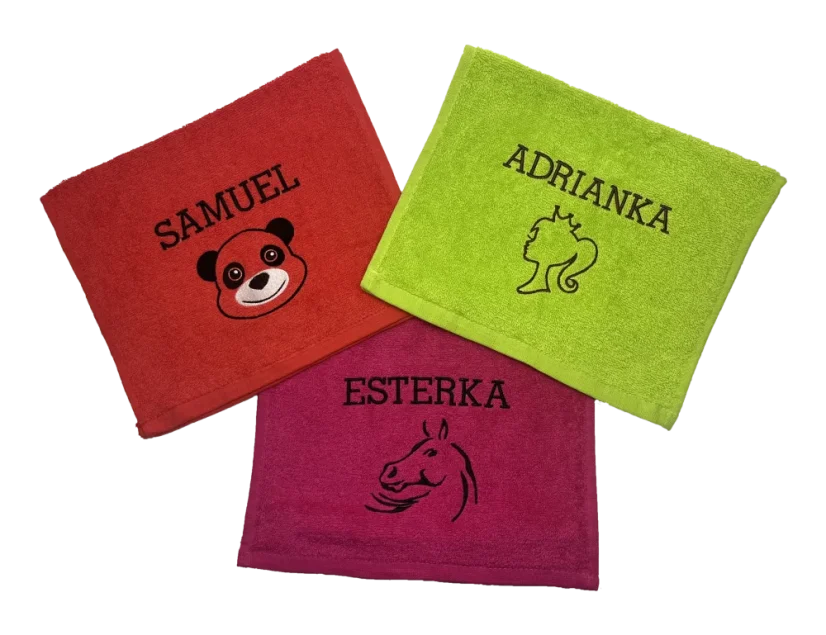 Ručník do školky se jménem a našim motivem - Barva: Tmavě šedá