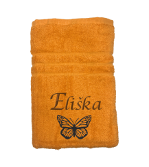 Osuška s vlastním jménem a našim motivem