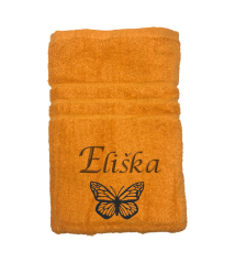 Osuška s vlastním jménem a našim motivem